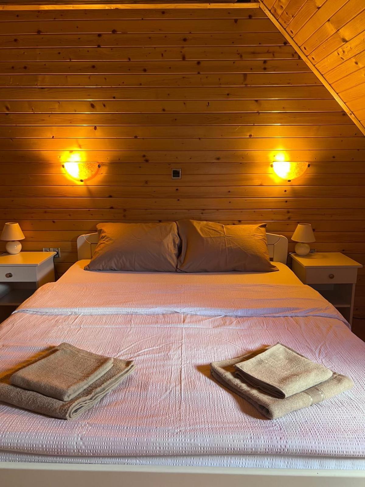 Camp Hotel Lake Views Plav Eksteriør billede